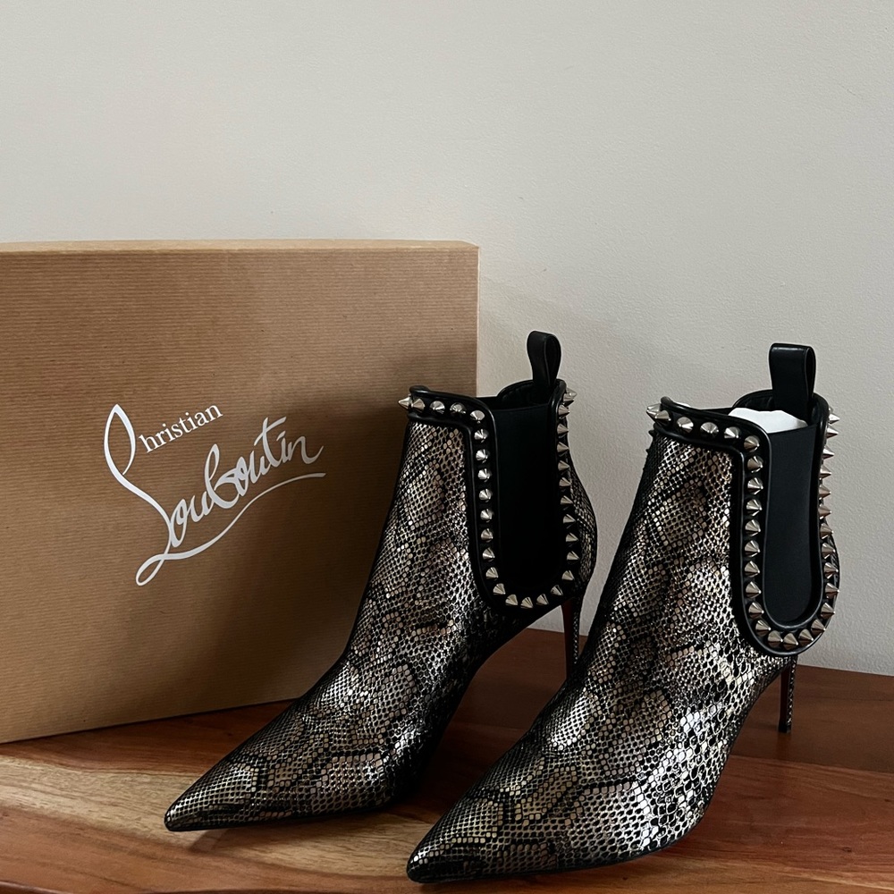 Louboutin CAPA BOOT 85 SUEDE